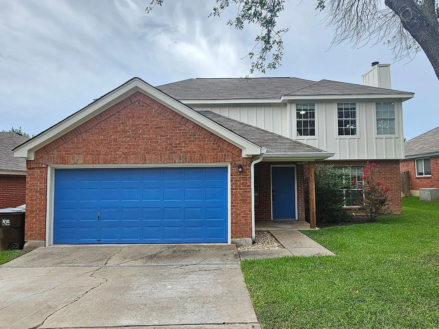 Welcome Home to This 4 Bed / 2.5 Bath Home in Round Rock — Photo 1