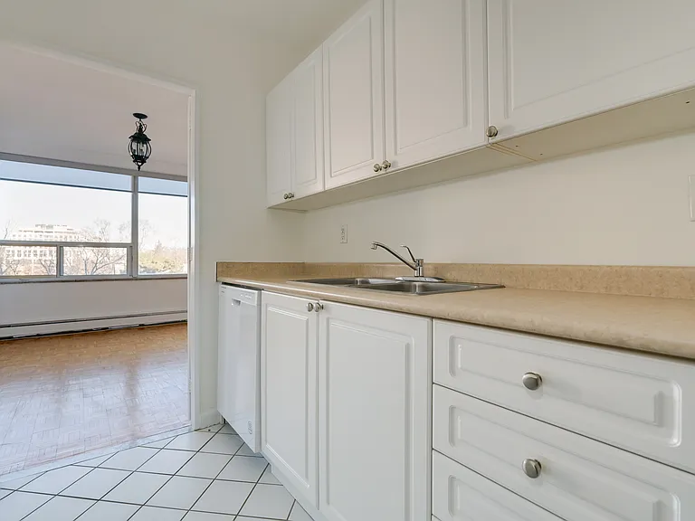 650 Briar Hill Ave — Photo 28