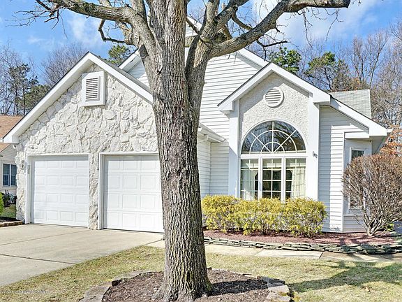 2nd image of 1706 Lacebark Ct