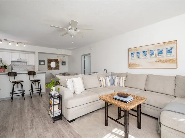 5095 Fairways Cir APT I204, Vero Beach, FL 32967