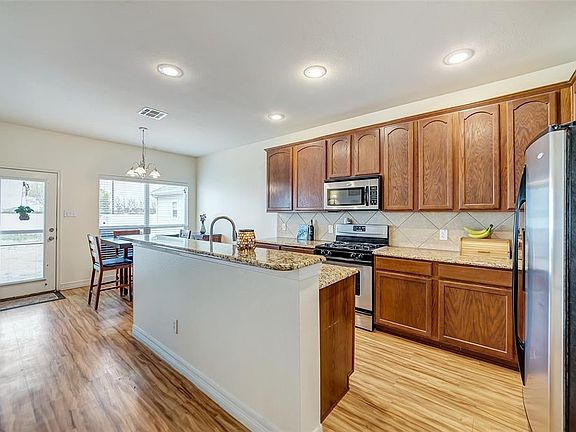 5th image of 1137 Charleston Ln