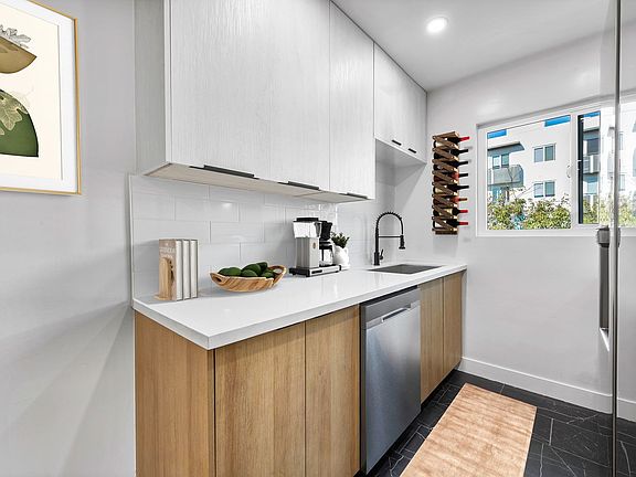 4th image of 5642 Lexington Ave