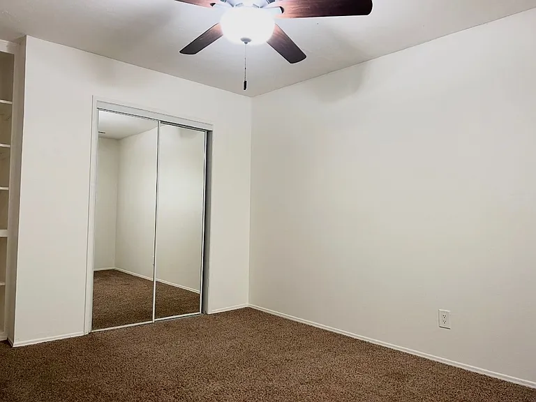 Bright 2 bed 1 bath in Pacific Beach — Photo 10