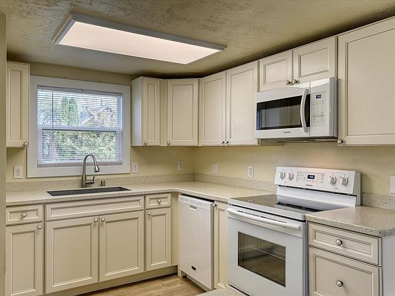 5th image of 1848 E Marshall Ave