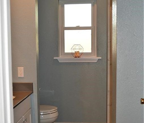 5th image of 1716 Oldgate Ln