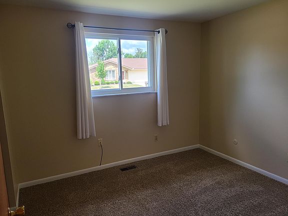 5th image of 7643 Maple Green Ct