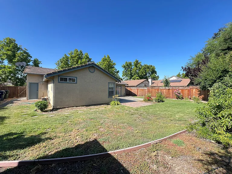 6968 Sunridge Dr — Photo 42