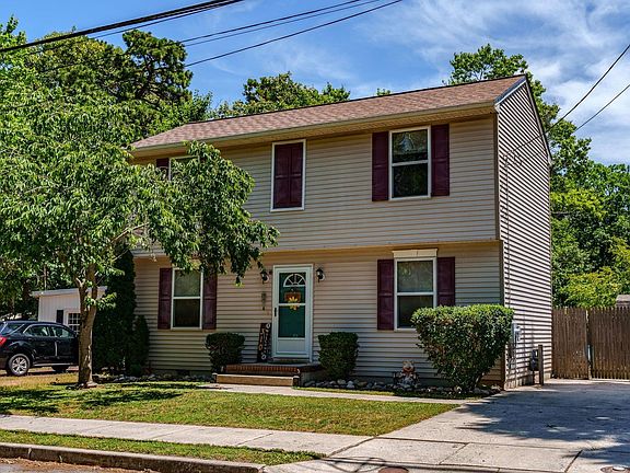 3rd image of 310 Elmwood Ave