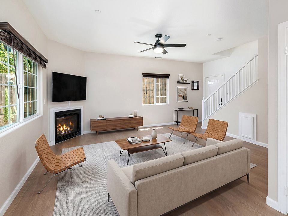 1st image of 477 Calle Elegante