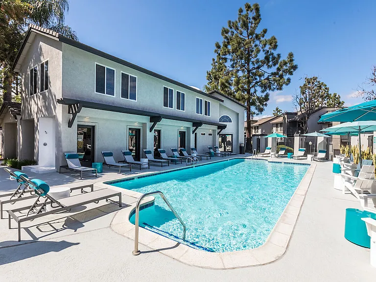 Hensley at Corona Pointe — Photo 23