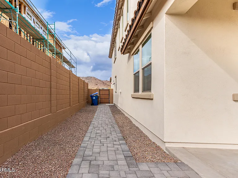 21283 W Edgemont Ave — Photo 38