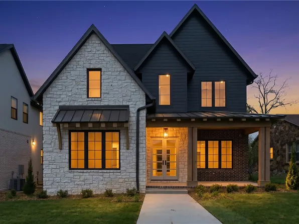 716 W Central Ave, Bentonville, AR 72712