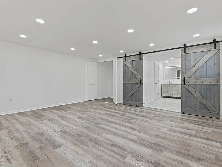 2201 S Pine St #1 — Photo 11