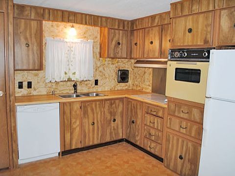 2nd image of 32 Raccoon Ave