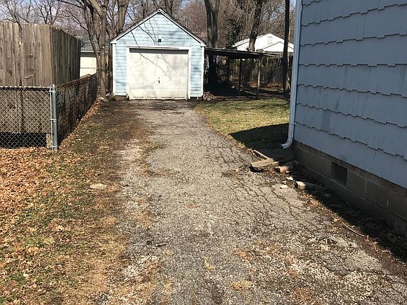 3rd image of 14 W 79th St