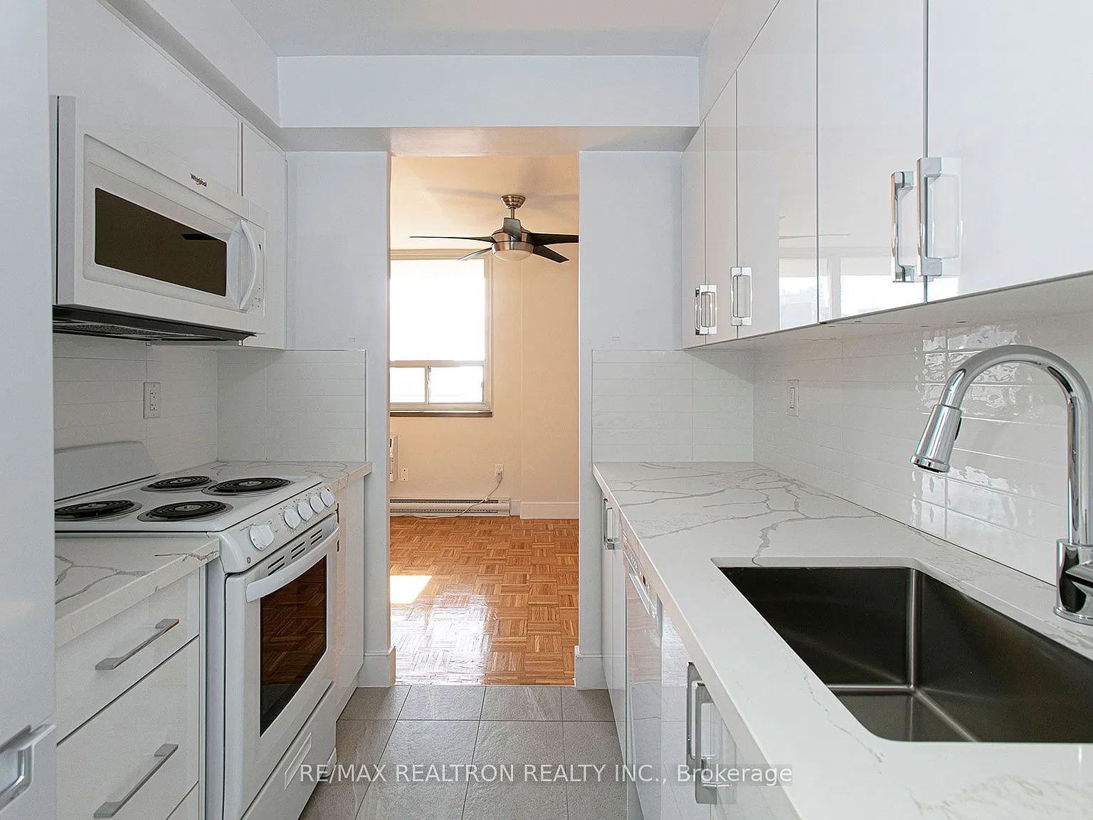 55 Isabella St — Photo 2