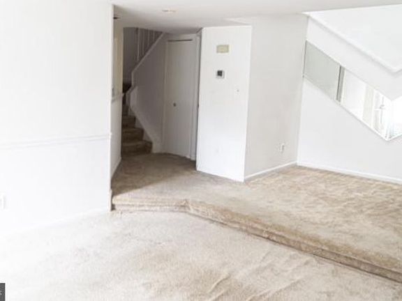 5th image of 8809 Eskridge Ct
