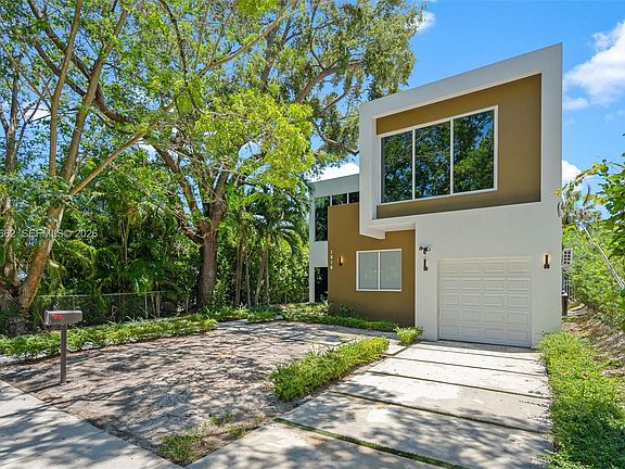 3rd image of 1816 SW 23rd St