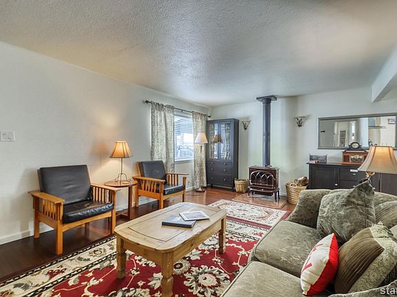 4th image of 1133 Glenwood Way