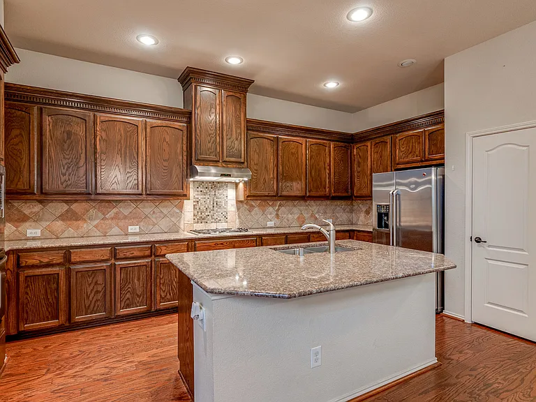 219 Knapford Sta — Photo 13