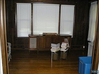 4th image of 222 Brighton Ave