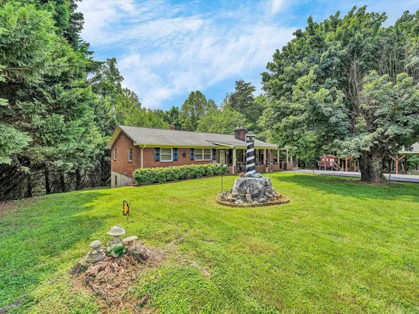 63 Archway Rd, Bassett, VA 24055