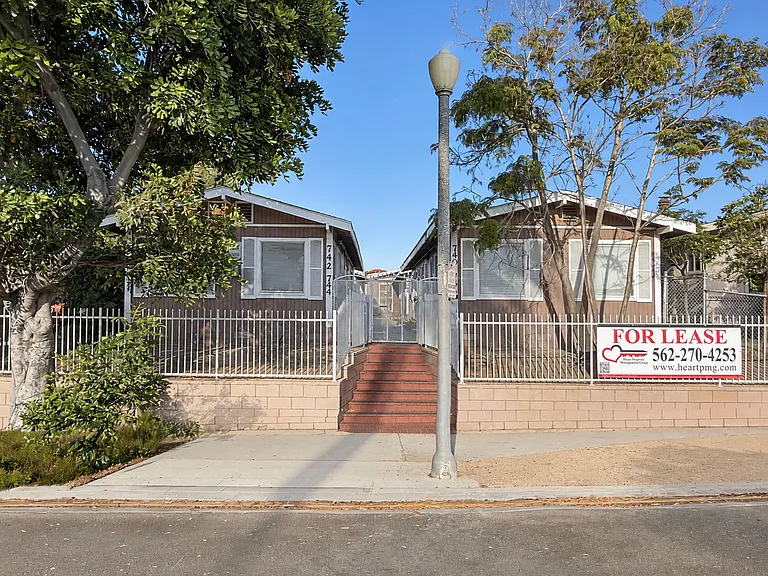 740 Daisy Ave — Photo 16