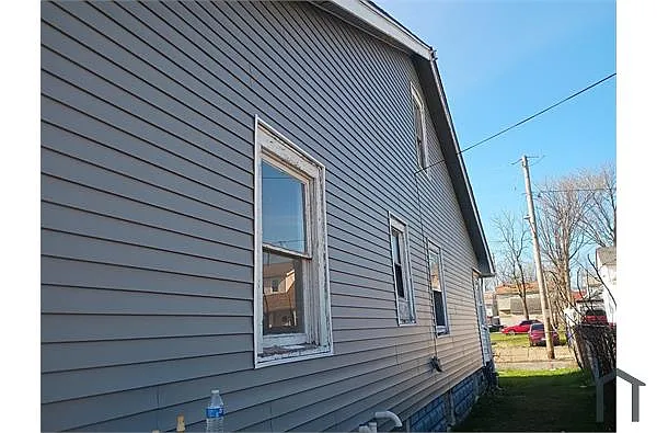Building Photo - 10902 Gay Ave