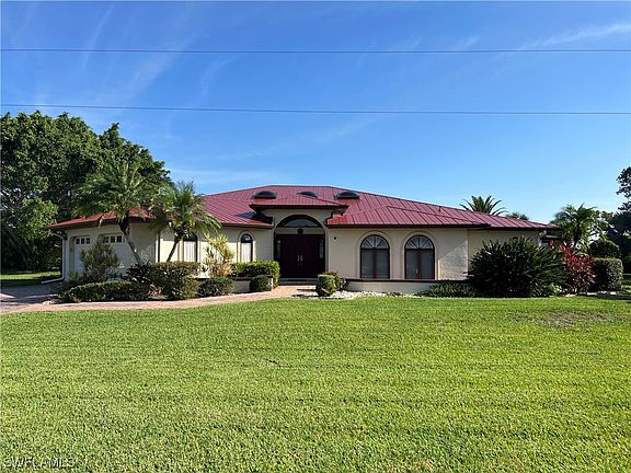 2nd image of 725 Mirror Lakes Dr