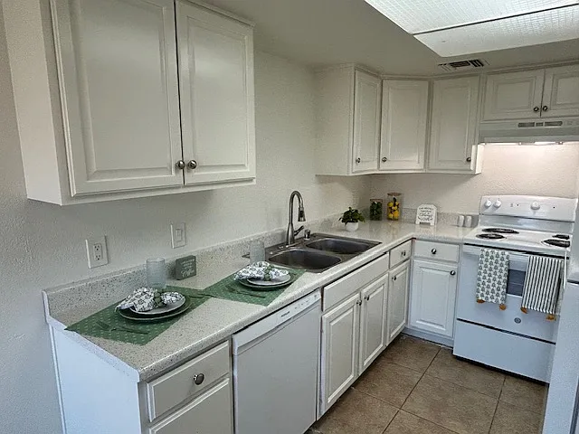 51080 Eisenhower Dr #R9 — Photo 25