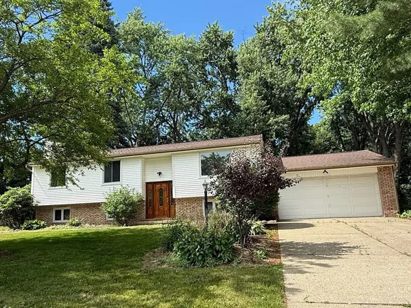 5405 Cherokee Ave NW, North Canton, OH 44720
