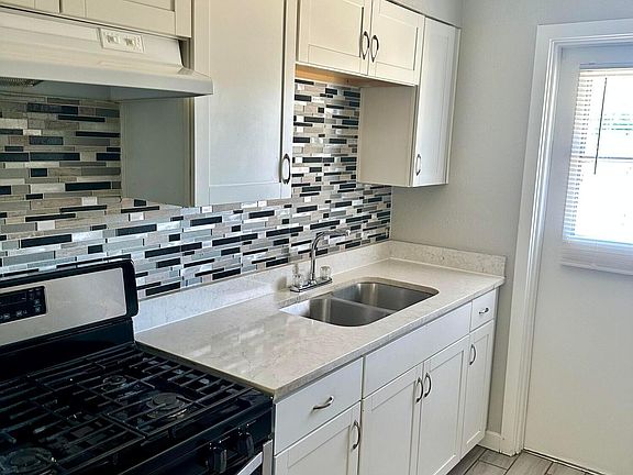 4th image of 5241 N 17th Ave APT B