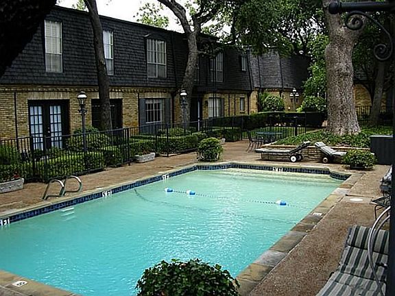 4th image of 5051 Les Chateaux Dr APT 139