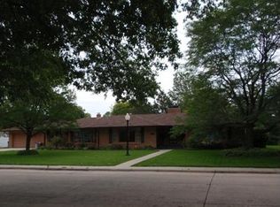 2305 W John St, Grand Island, NE 68803