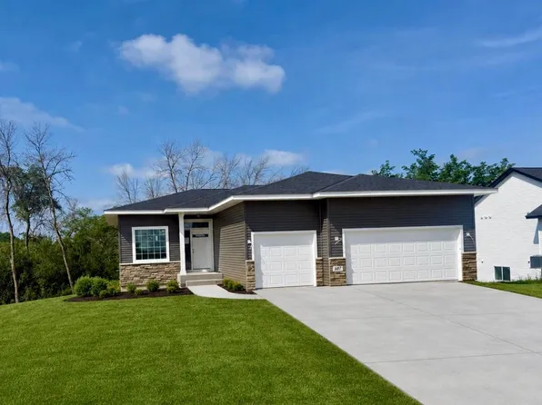 607 E 9th St, Zumbrota, MN 55992