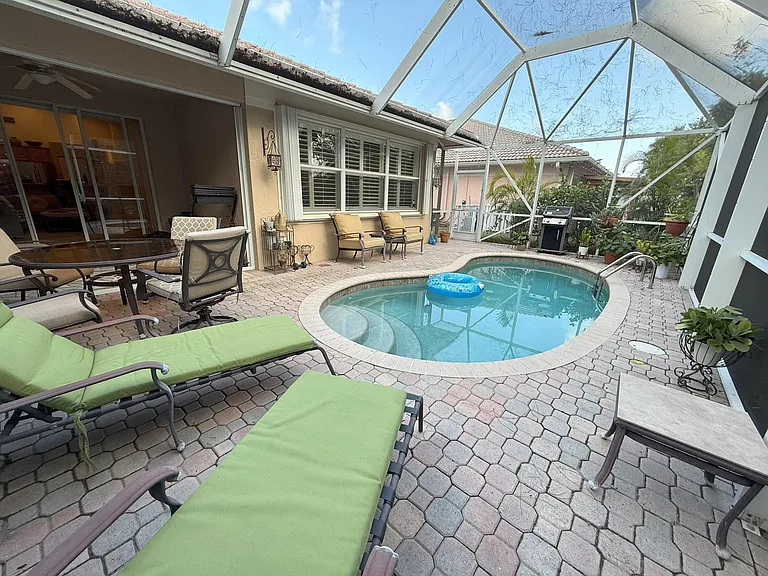 328 W Coral Trace Cir — Photo 21