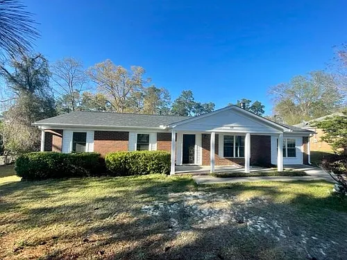 660 Hampton Cir Photo 1