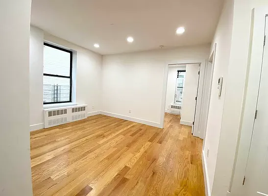 Rented by EastMount Realty LLC | media 14