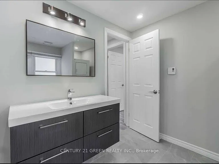 415 Aztec Dr #UPPER — Photo 10