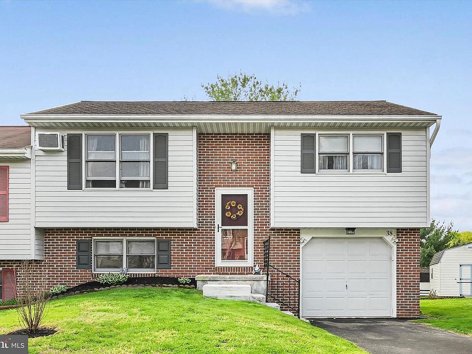1st image of 38 Pickford Dr