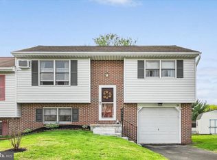 38 Pickford Dr, Lancaster, PA 17603