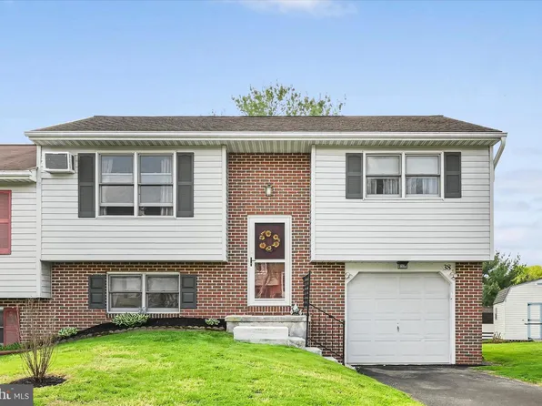 38 Pickford Dr, Lancaster, PA 17603