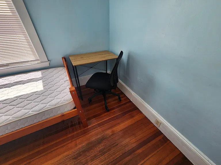 44 Woodbine St #1C — Photo 6