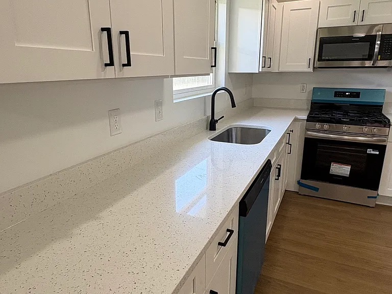 889 Fremont Ave — Photo 3