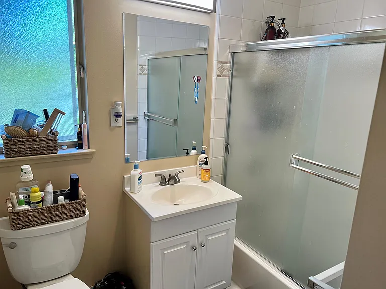 560 University Dr #7 — Photo 9