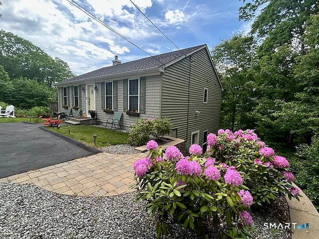 64 Edge Hill Rd E — Photo 3