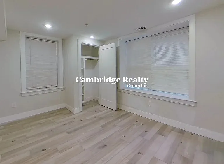 79 Linden St #2T — Photo 5