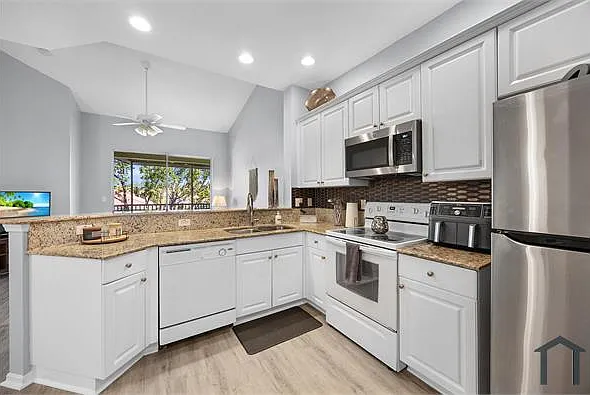 4247 Liron Ave #201 — Photo 6