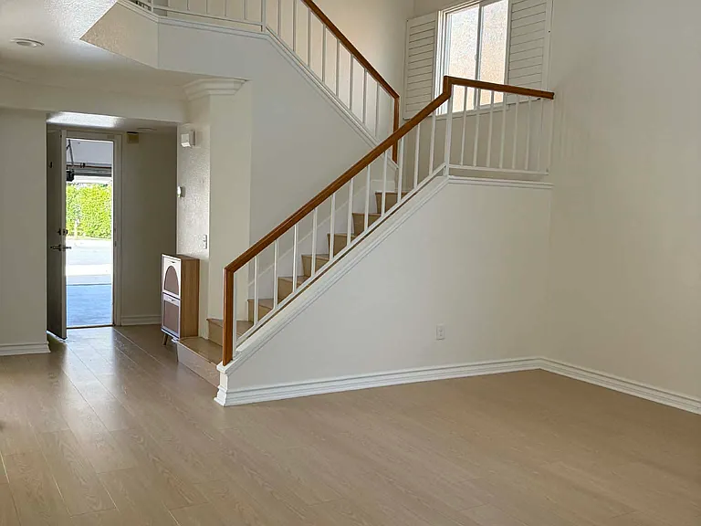 16139 Firestone Ln — Photo 5