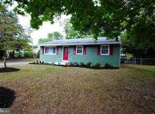 432 Hemlock Ln, Mount Laurel, NJ 08054